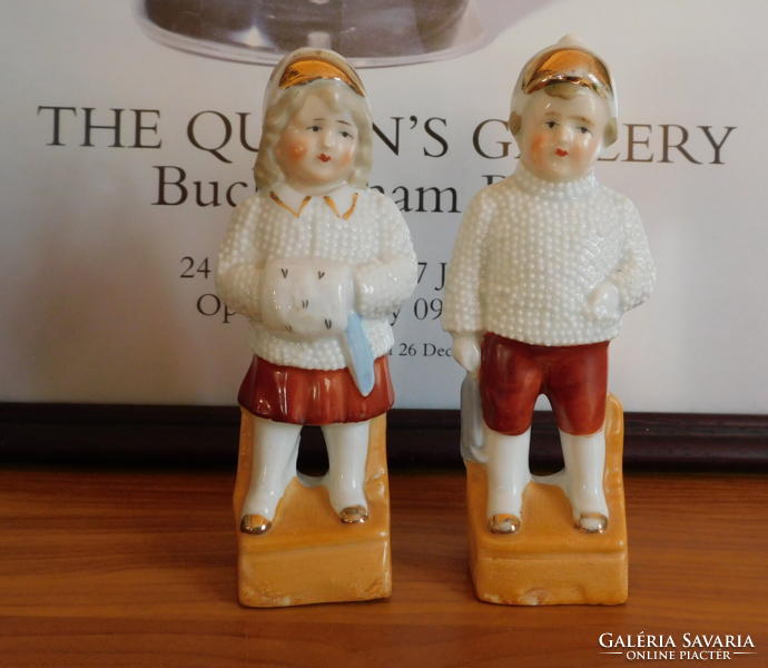 German porcelain figurines from the 30s - children in winter clothes