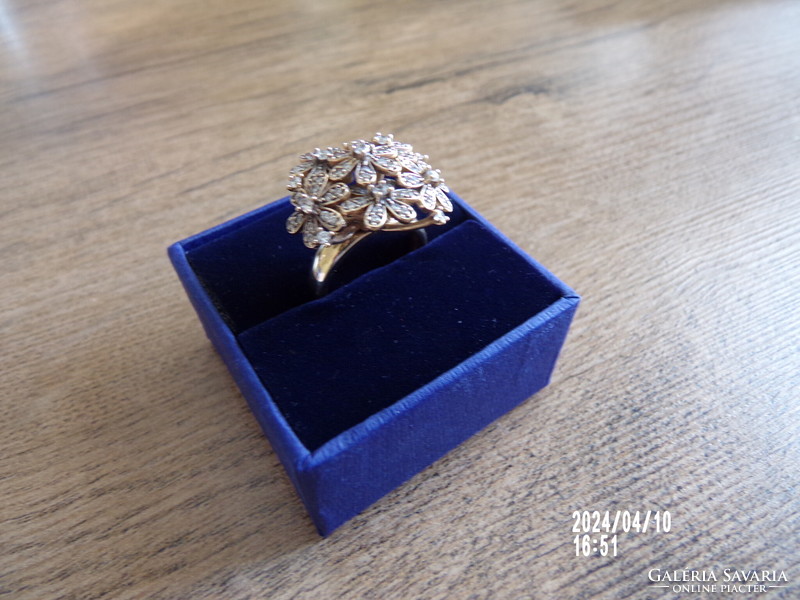 Luxurious goldsmith work - 14 kr gold ring