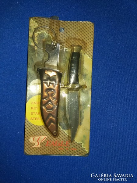 Retro Hungarian tobacconist key ring 