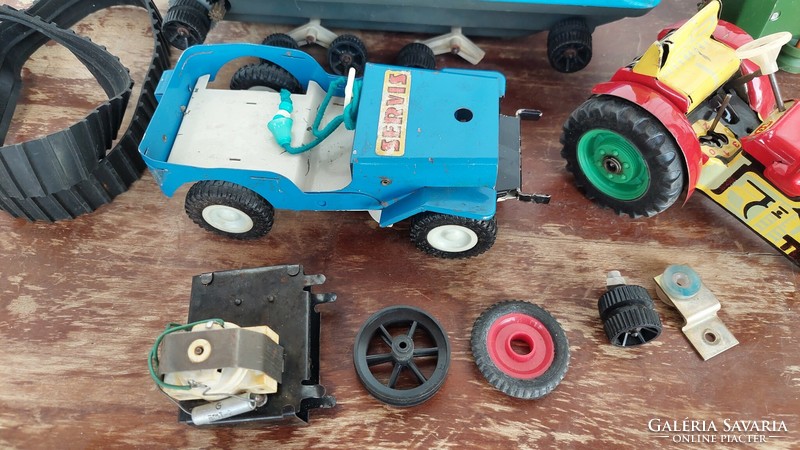 Old vehicle board games with gear tractor