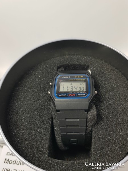 Brand new, very nice casio illuminator, quartz watch