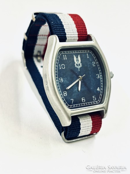Jumbo size quartz watch with nato strap! Real summer wear!