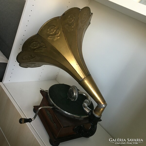 Gramophone, funnel, in excellent condition