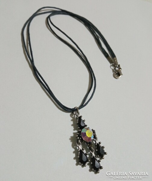 Fashion necklace - with sparkling rhinestone stone pendant