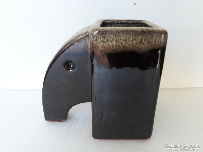 Retro ceramic elephant-shaped vase
