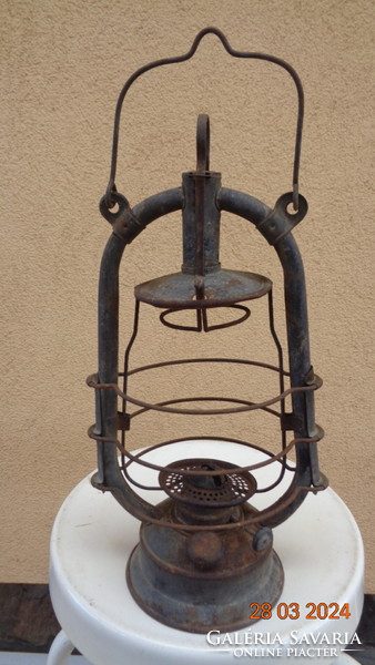 German kerosene lamp, without cylinder