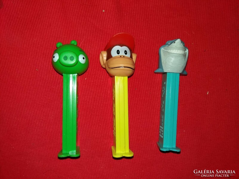 Retro PEZ cukorka figurális tartó adagolók Angry Birds,Madagaszkár, Cápamese 3db egybe képek szerint