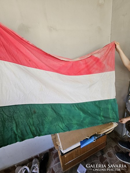 Régi nagy méretű Magyar zászló
