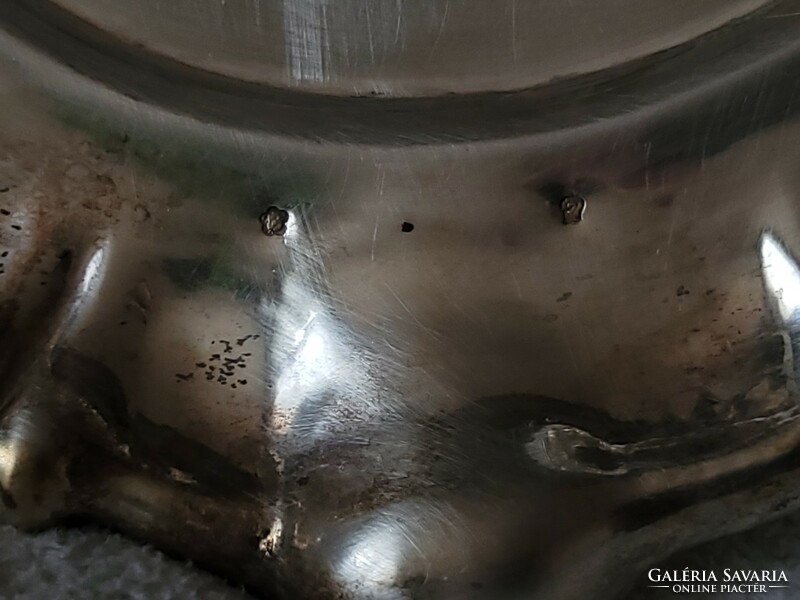 Régi nagyon szép ezüst tálca képen látható állapotban mérete 31x46 cm ﻿súlya 711 g.
