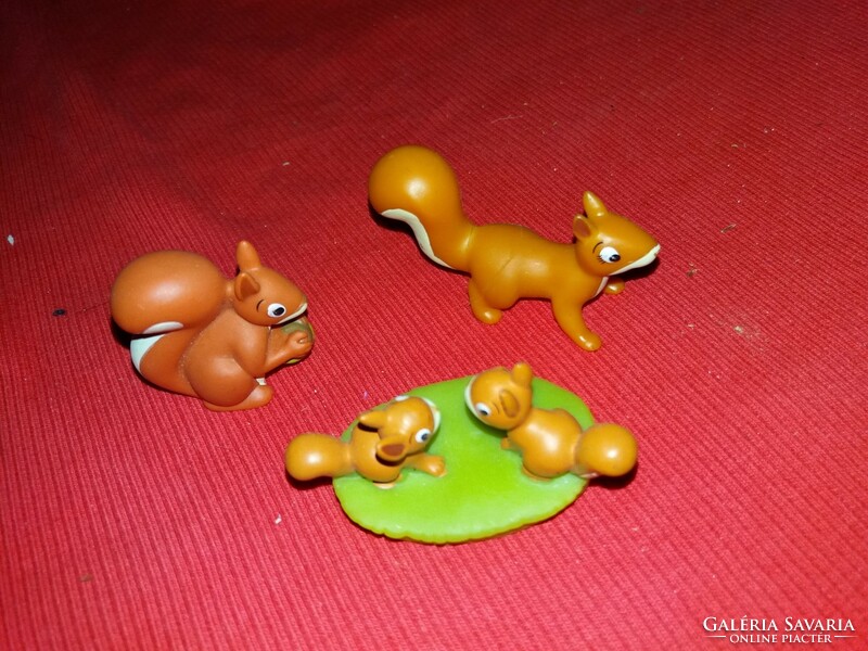 Cute quality deagostini - the forest dwellers squirrel family figure set in one as shown in the pictures