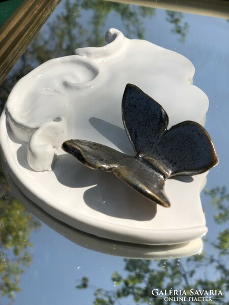 Butterfly saucer, decoration