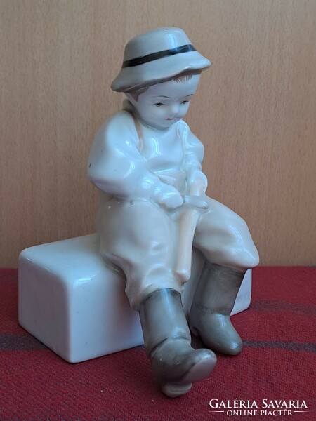 Great price! Sincó Zsolnay a. Stick carving boy / bachelor porcelain figure
