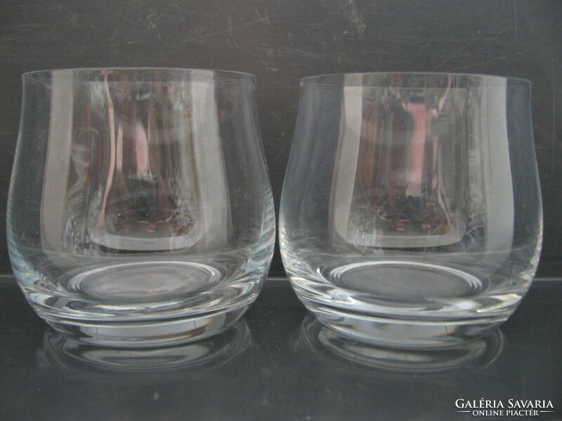 Pair of crystal whiskey glasses, Indian salora q'bon