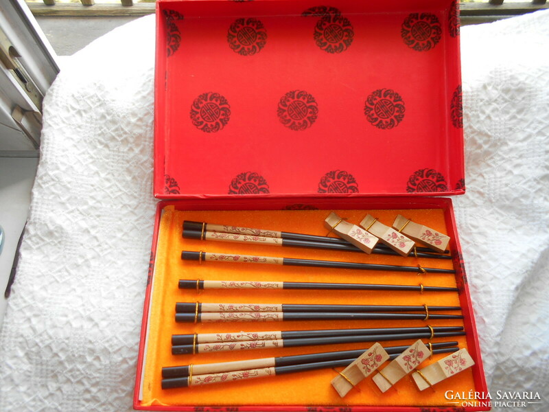 10 chopsticks + 6 holders in the original box - a special, beautiful gift