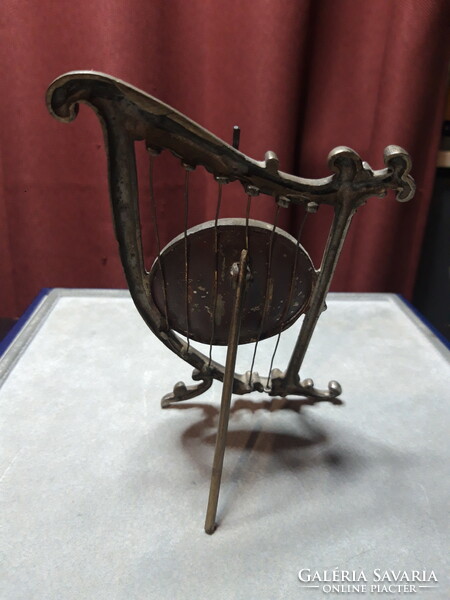 Old harp-shaped pocket watch stand