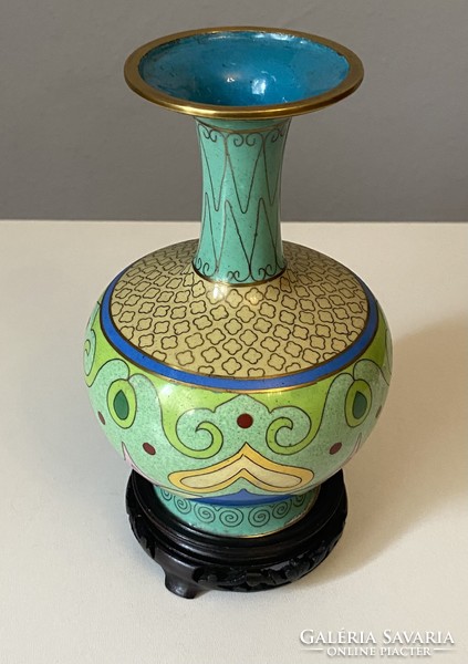 Asian compartment enamel cloisonne decorated green vase with round wooden base 20 cm