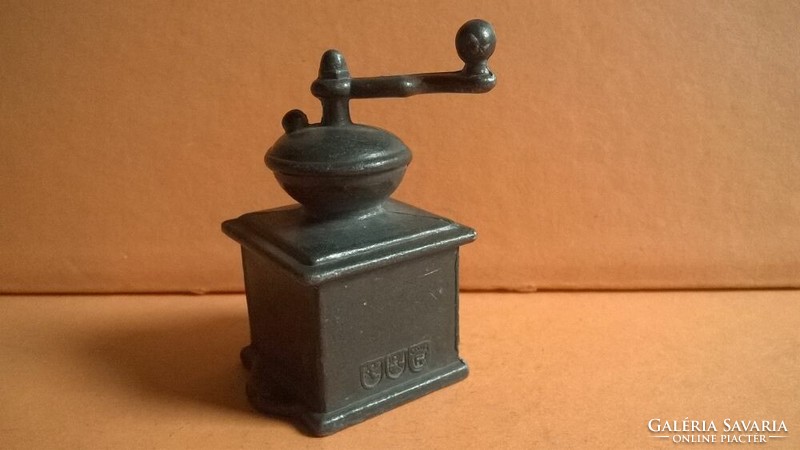 Pewter miniature - 14. Storage ornament or dollhouse accessory