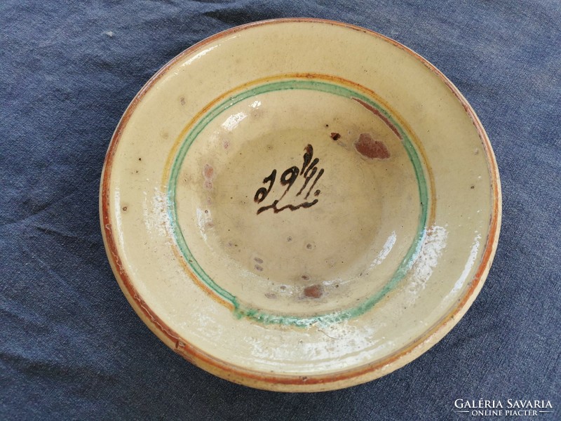 Traditional earthenware date plate