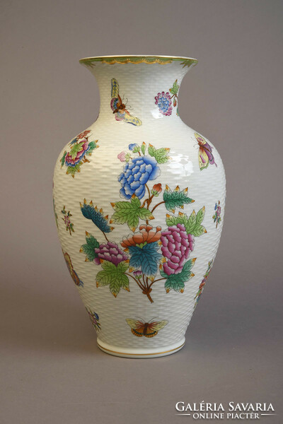 Antique Herend large vase with Victoria pattern, No. xx. Middle