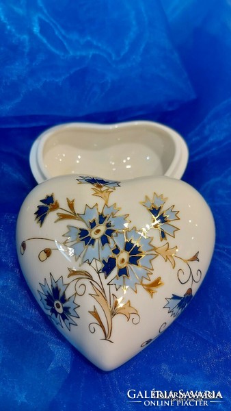 Zsolnay cornflower porcelain, heart-shaped bonbonnier.
