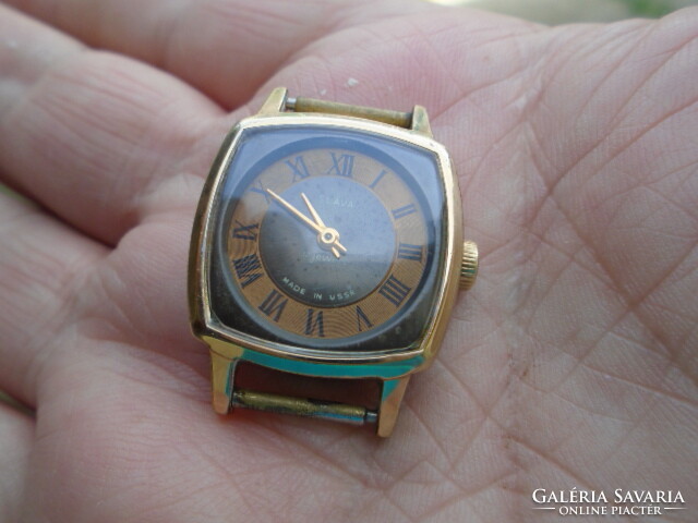 Art deco women's Slavic wristwatch with two-tone dial in brilliant condition
