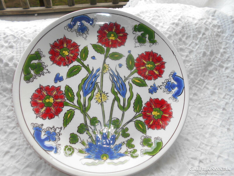 Kézzel festett  porcelánfajansz  tányér 21  cm