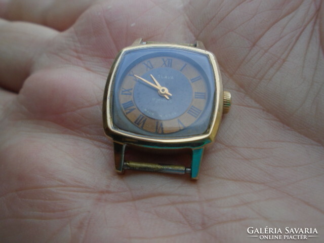 Art deco women's Slavic wristwatch with two-tone dial in brilliant condition