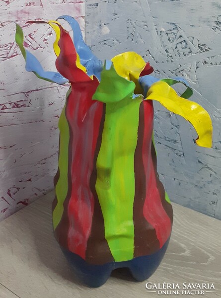 Kézműves váza újrahasznosított műanyag palackból