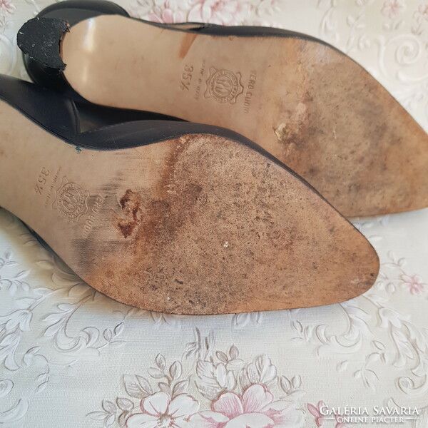 35,5-es sötétkék színű csipkés olasz magassarkú cipő, alkalmi magassarkú cipő