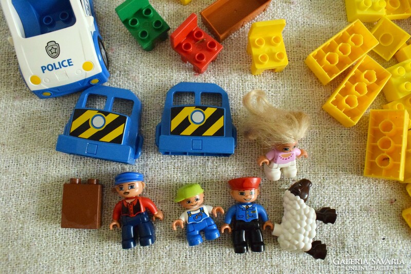 LEGO DUPLO és vele kompatibilis építő játék csomag 169db. kisauto , figura , kocka ...