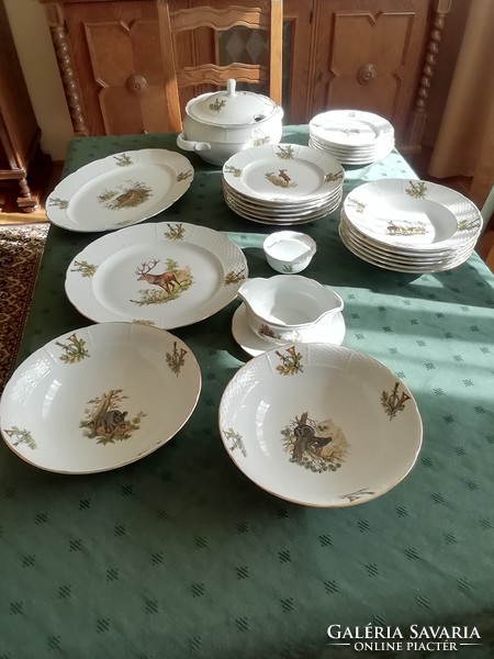 Porcelain tableware with hunting motifs.