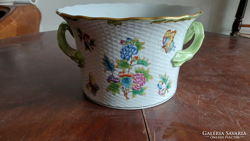 Herend Victoria patterned pot