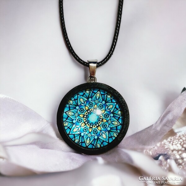Necklace with glass lens pendant