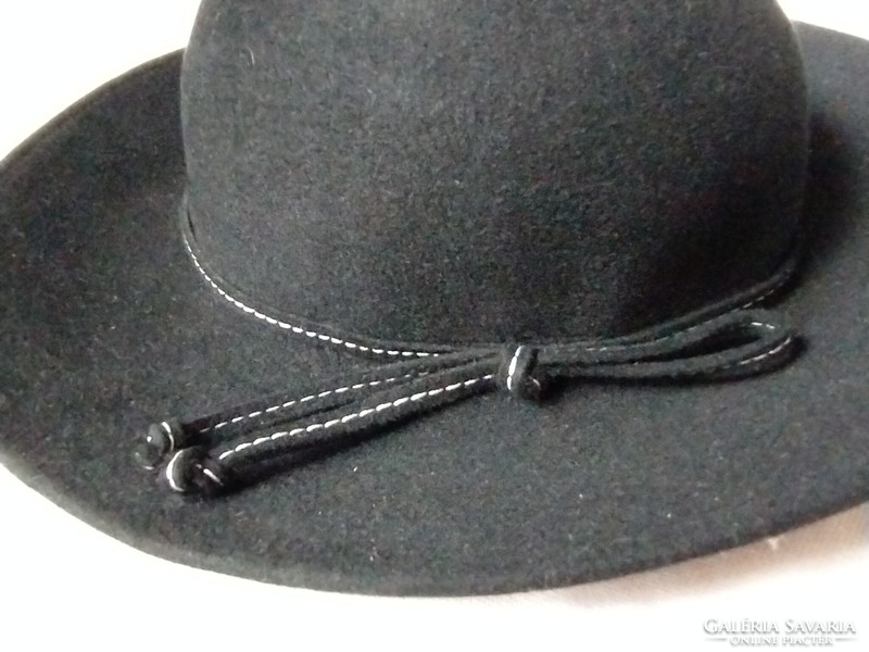 New (but vintage) black women's hat