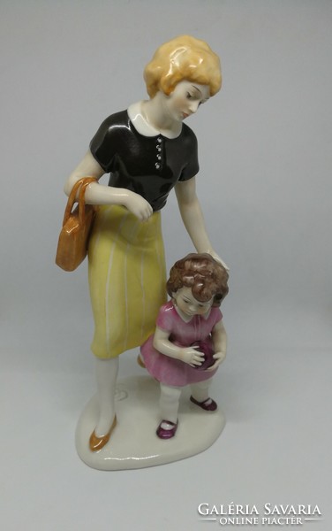 Unterweisbach porcelain mother with daughter