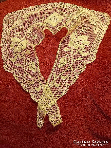 Old lace collar
