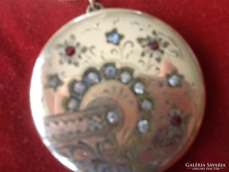 Large, art deco _ star repousse picture pendant with gold filling 