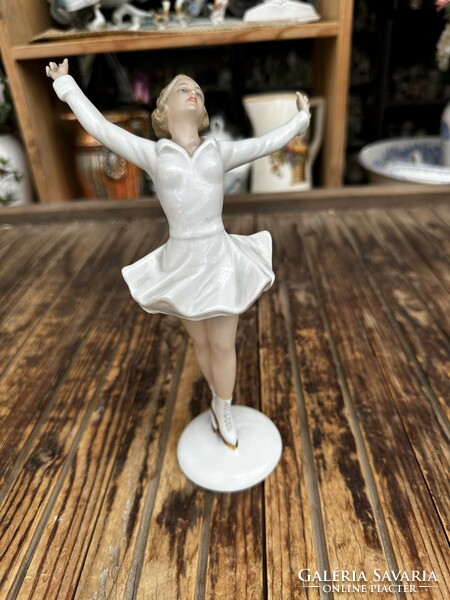 Német porcelán korcsolyás lány jelzett: Schau Bach Kunst