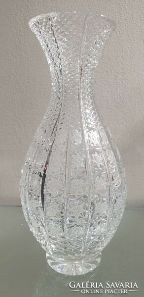 Beautiful, polished crystal vase 21.5 cm, with a defect