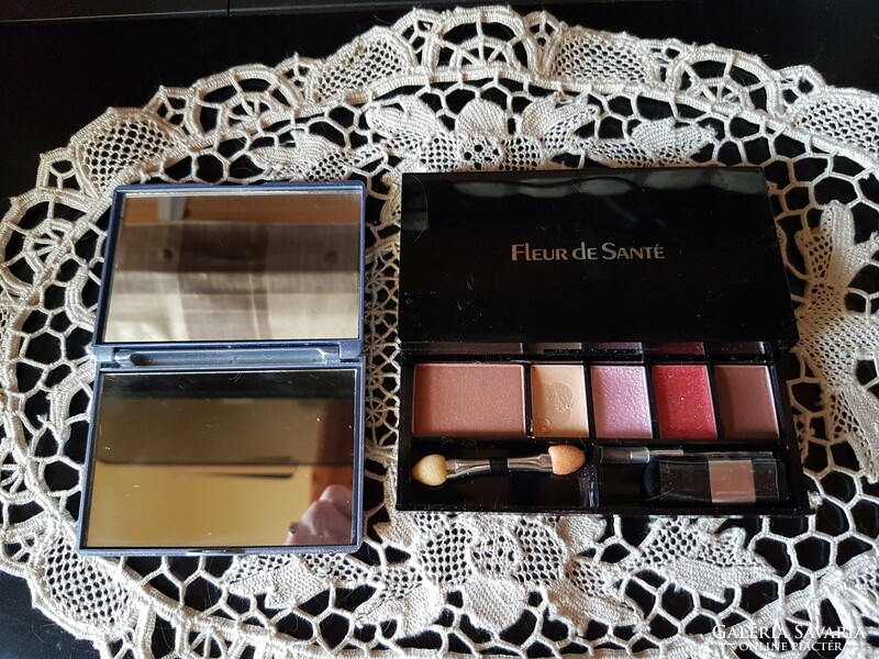 Cosmetic set fleurde santé and small pink mirror as a gift.