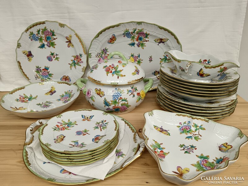 Beautiful 6-person set with Victoria pattern from Herend with vbo mark