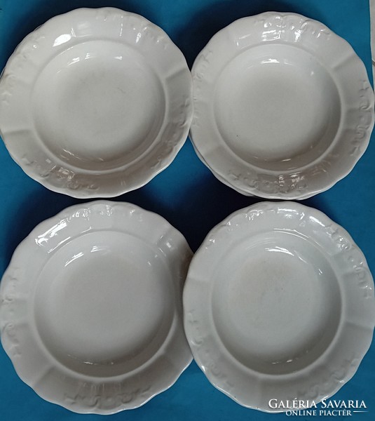 6 Zsolnay fehér leveses tányér