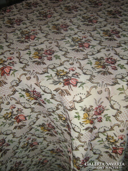 Beautiful flower-patterned machine-woven tapestry