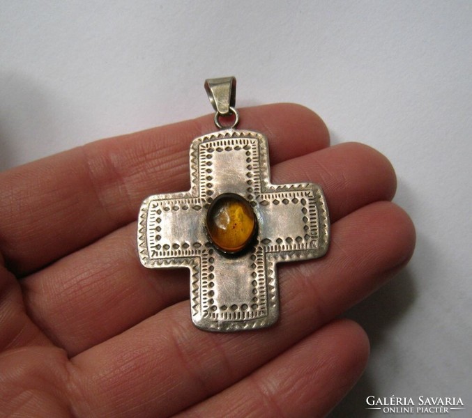 Antique silver Indian handmade pendant, cross shape with amber stone