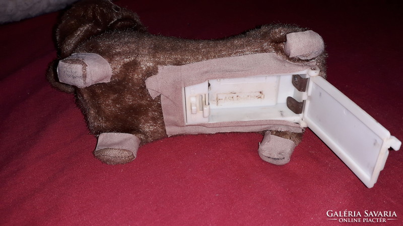 Old battery-powered ever-sounding plush walking tail-wagging barking dog figure 20 x 15 cm according to the pictures