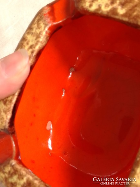 Pesthidegkúti jelzett retro rücskös mázas iparművész kerámia hamutartó belül gyönyörű narancs mázzal