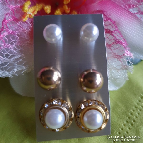Ears30 - 3 pairs of stud earrings with rhinestones and pearls