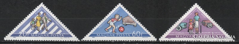 Magyar Postatiszta 5156 MBK 2100-2102    Kat ár 200 Ft