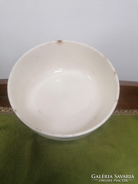 Old granite garnish or stew bowl