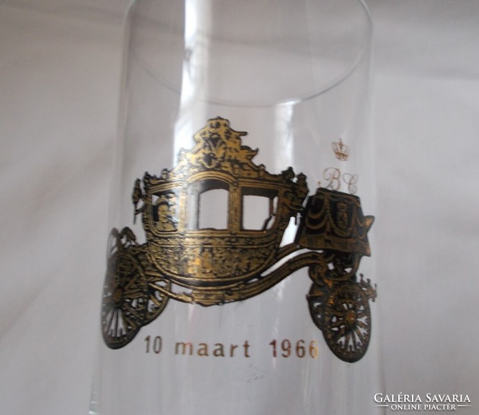 Gilded carriage pattern glass water glass